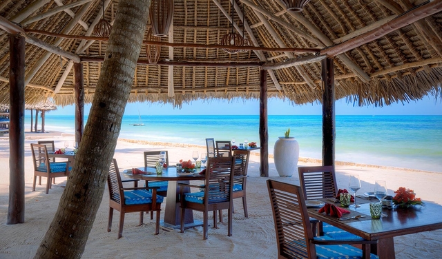 Beach dining
