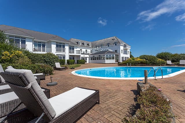 Exterior & pool
