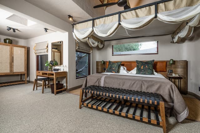 Sabi Sabi Bush Lodge