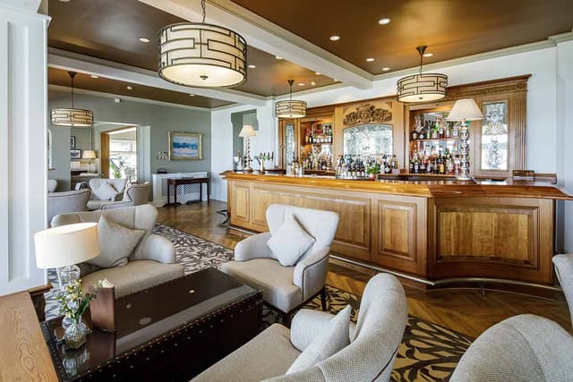 Voyager Lounge bar