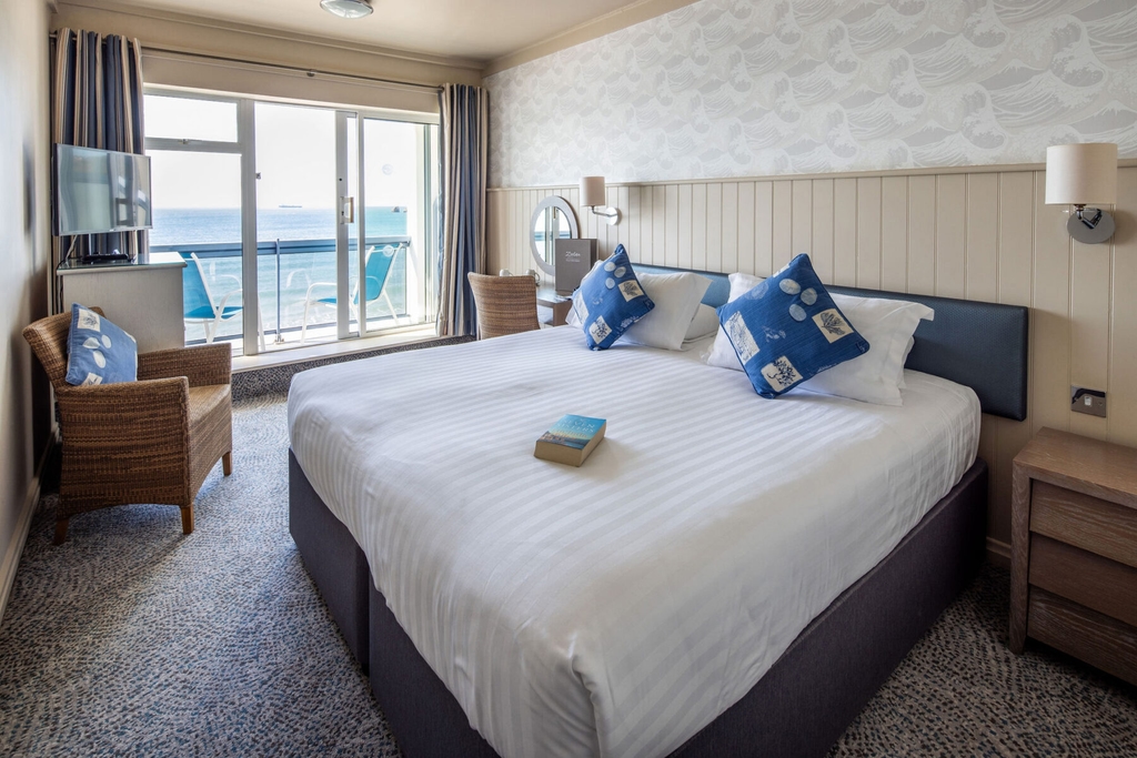 Seafacing & balcony room