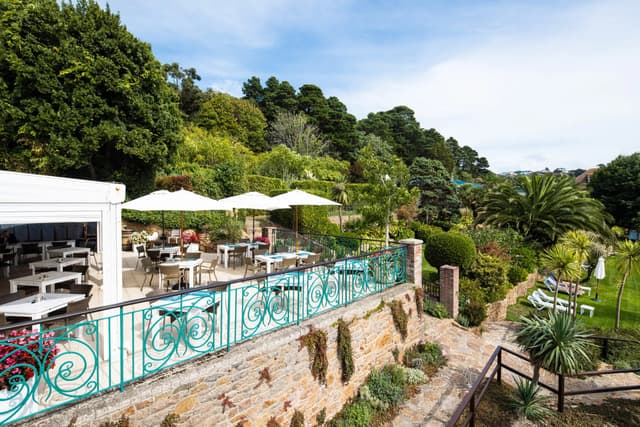 Petit Port Cafe