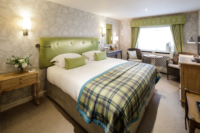 Standard double bedroom