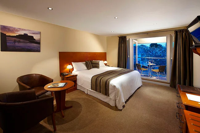 Poolside deluxe room