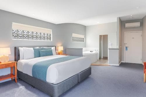 Waves Luxury Suites