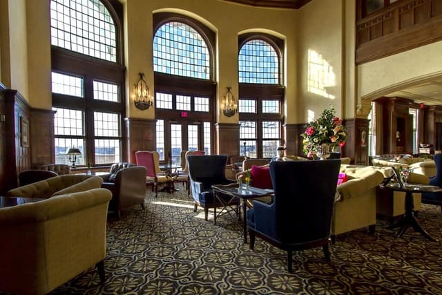 Fairmont Hotel MacDonald