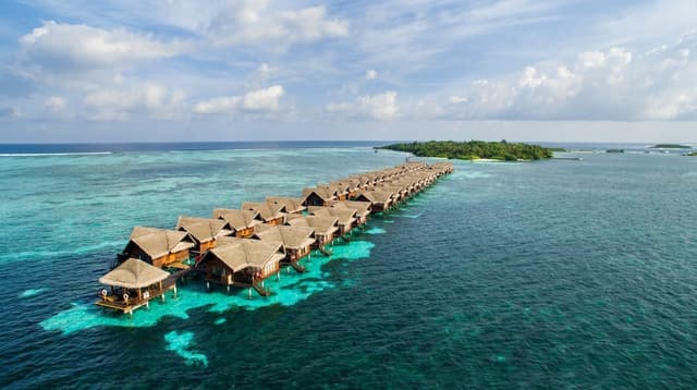 30 Nights In Paradise