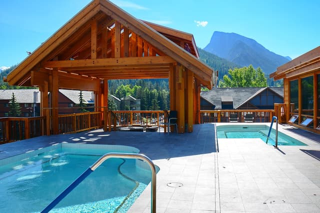Moose Hotel & Suites