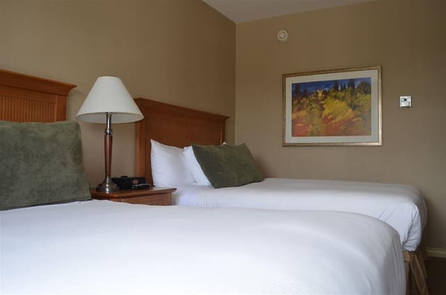 Coast Capri - Kelowna